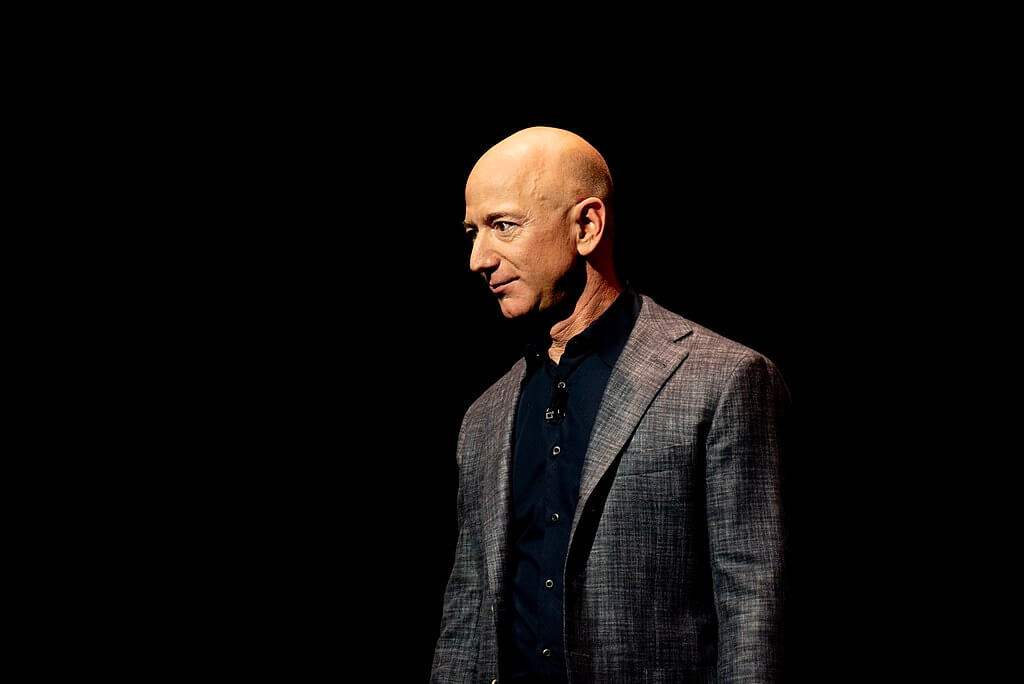 Câu chuyện về lò sưởi kẻ mộng mơ và thợ xây của Jeff Bezos trong thư viện - Ảnh 2. Câu chuyện về lò sưởi kẻ mộng mơ và thợ xây của Jeff Bezos trong thư viện - Ảnh 2.