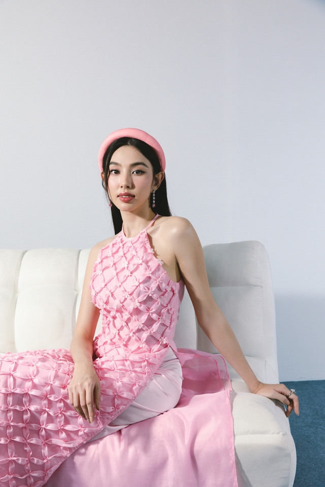 Hoa hậu Thuỳ Tiên có thật sự đã thu về 240 tỷ sau 4 năm đăng quang? - Ảnh 1. Hoa hậu Thuỳ Tiên có thật sự đã thu về 240 tỷ sau 4 năm đăng quang? - Ảnh 1.