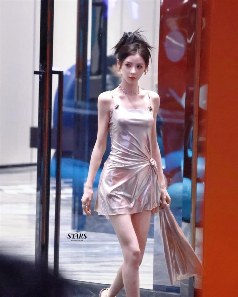 Mỹ nh&acirc;n được v&iacute; như "b&uacute;p b&ecirc; sống", từng ngồi ăn cũng g&acirc;y sốt nay &eacute;p c&acirc;n gầy đ&aacute;ng b&aacute;o động- Ảnh 13.