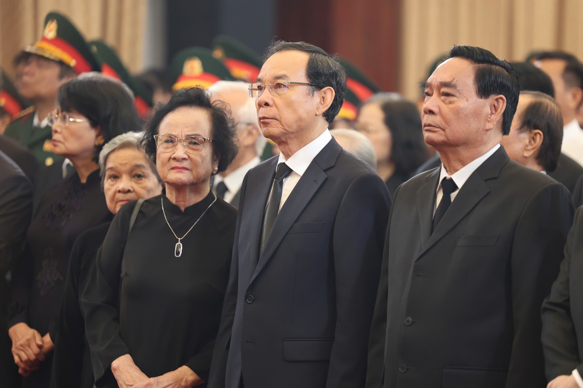Lễ viếng nguyên Chủ tịch nước Trần Đức Lương tại TP HCM diễn ra trang trọng - Ảnh 4. Lễ viếng nguyên Chủ tịch nước Trần Đức Lương tại TP HCM diễn ra trang trọng - Ảnh 4.