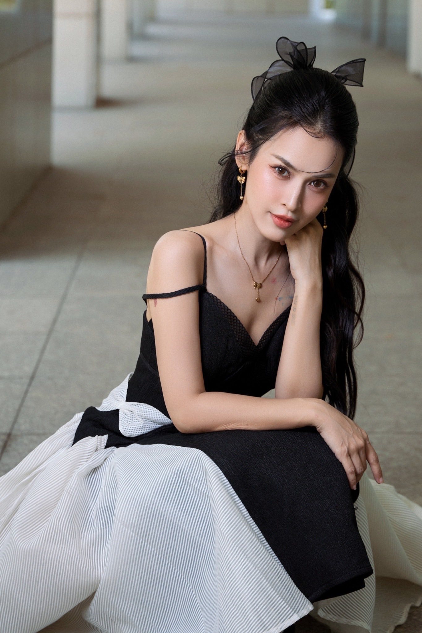 Mỹ nhân Việt gây sốt MXH vì đẹp hơn cả tiên cá, nhan sắc thăng hạng tới mức bị nghi sửa hết mặt- Ảnh 4. Mỹ nhân Việt gây sốt MXH vì đẹp hơn cả tiên cá, nhan sắc thăng hạng tới mức bị nghi sửa hết mặt- Ảnh 4.