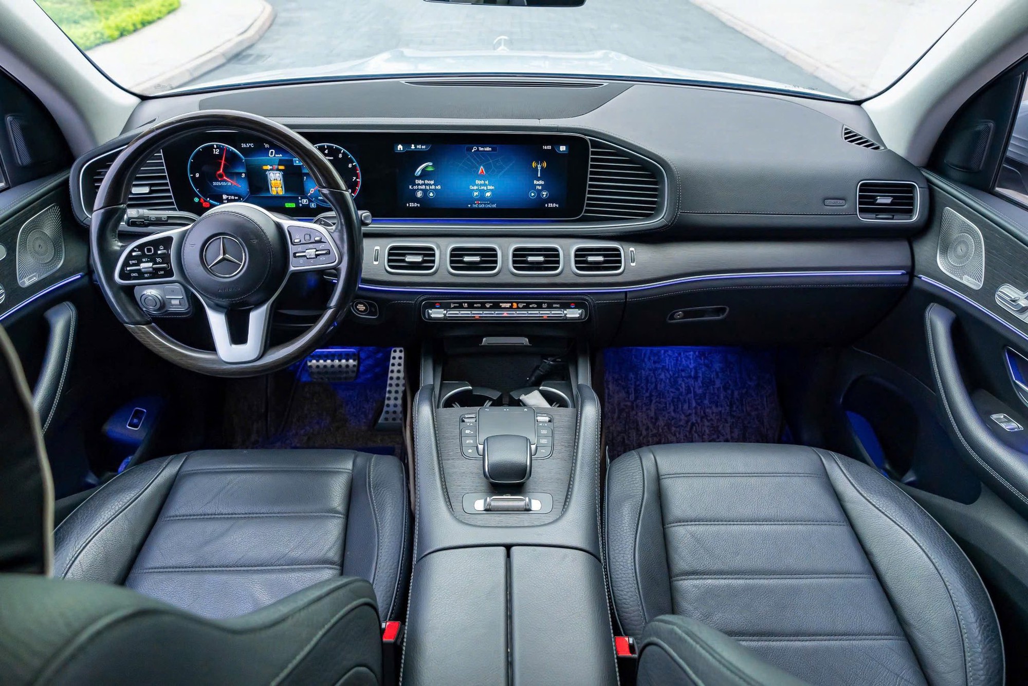 Chiếc xe trông giống Mercedes-Maybach GLS 600 này có giá bán lại gần 3,8 tỷ đồng: Chủ cũ độ nhiều chi tiết nhưng chừa lại nội thất 'zin' - Ảnh 4.