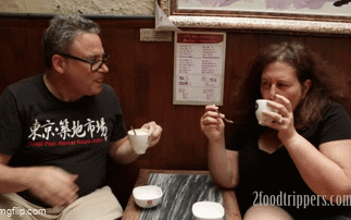 Kh&aacute;ch T&acirc;y nhận x&eacute;t: Việt Nam c&oacute; 1 loại đồ uống thơm ngon bậc nhất, đ&atilde; uống l&agrave; "nghiện"