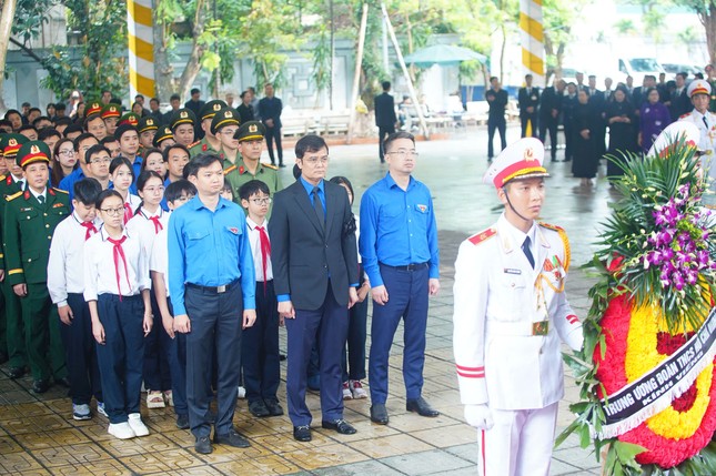 Lễ viếng nguyên Chủ tịch nước Trần Đức Lương - Ảnh 3.