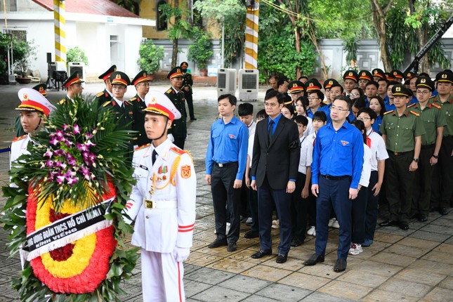 Lễ viếng nguyên Chủ tịch nước Trần Đức Lương - Ảnh 2.