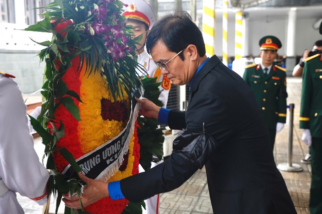 Lễ viếng nguyên Chủ tịch nước Trần Đức Lương - Ảnh 1.