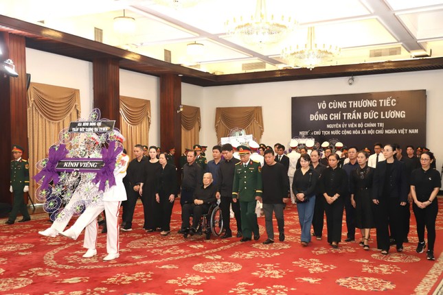 Lễ viếng nguyên Chủ tịch nước Trần Đức Lương - Ảnh 9.