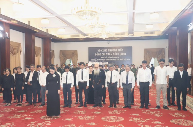 Lễ viếng nguyên Chủ tịch nước Trần Đức Lương - Ảnh 11.