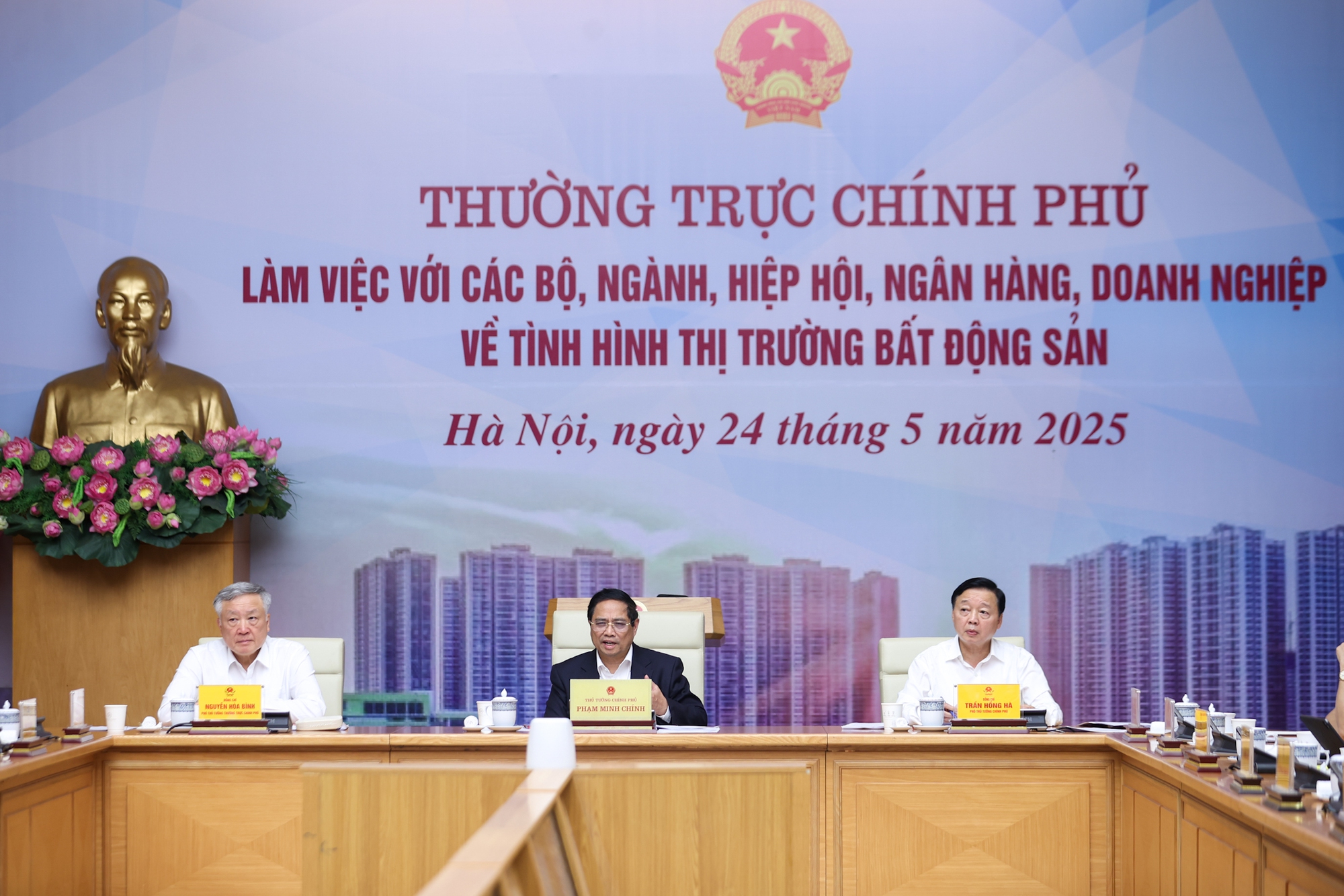 Họp với lãnh đạo Vingroup, Sungroup... Thủ tướng yêu cầu đảm bảo để mọi người dân Việt Nam đều có một thứ- Ảnh 1.