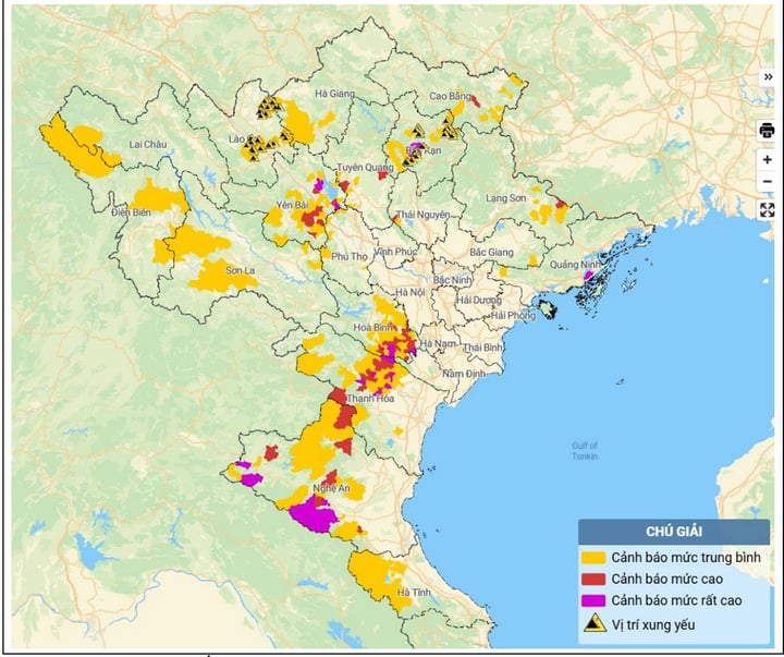 Miền Bắc đ&oacute;n kh&ocirc;ng kh&iacute; lạnh giữa m&ugrave;a h&egrave; c&oacute; bất thường? - Ảnh 2.