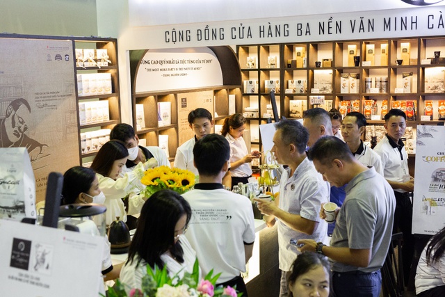 Trung Nguy&ecirc;n E-Coffee đạt giải thưởng Thương hiệu mạnh ASEAN - Ảnh 1.