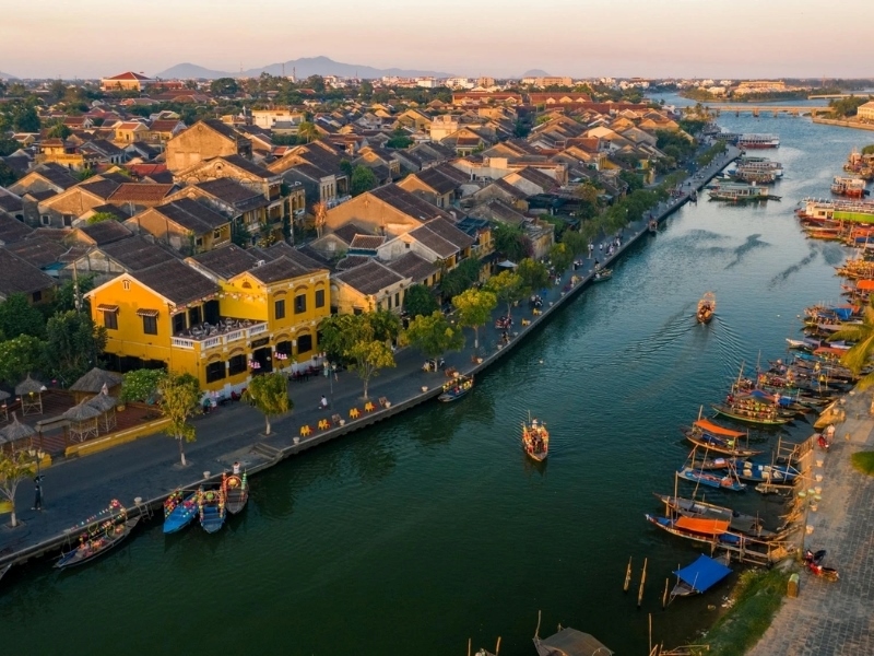 Khách Tây thốt lên: Nếu bạn đến Hội An, nhất định phải thử món đặc sản nổi tiếng nhất này - Ảnh 2.