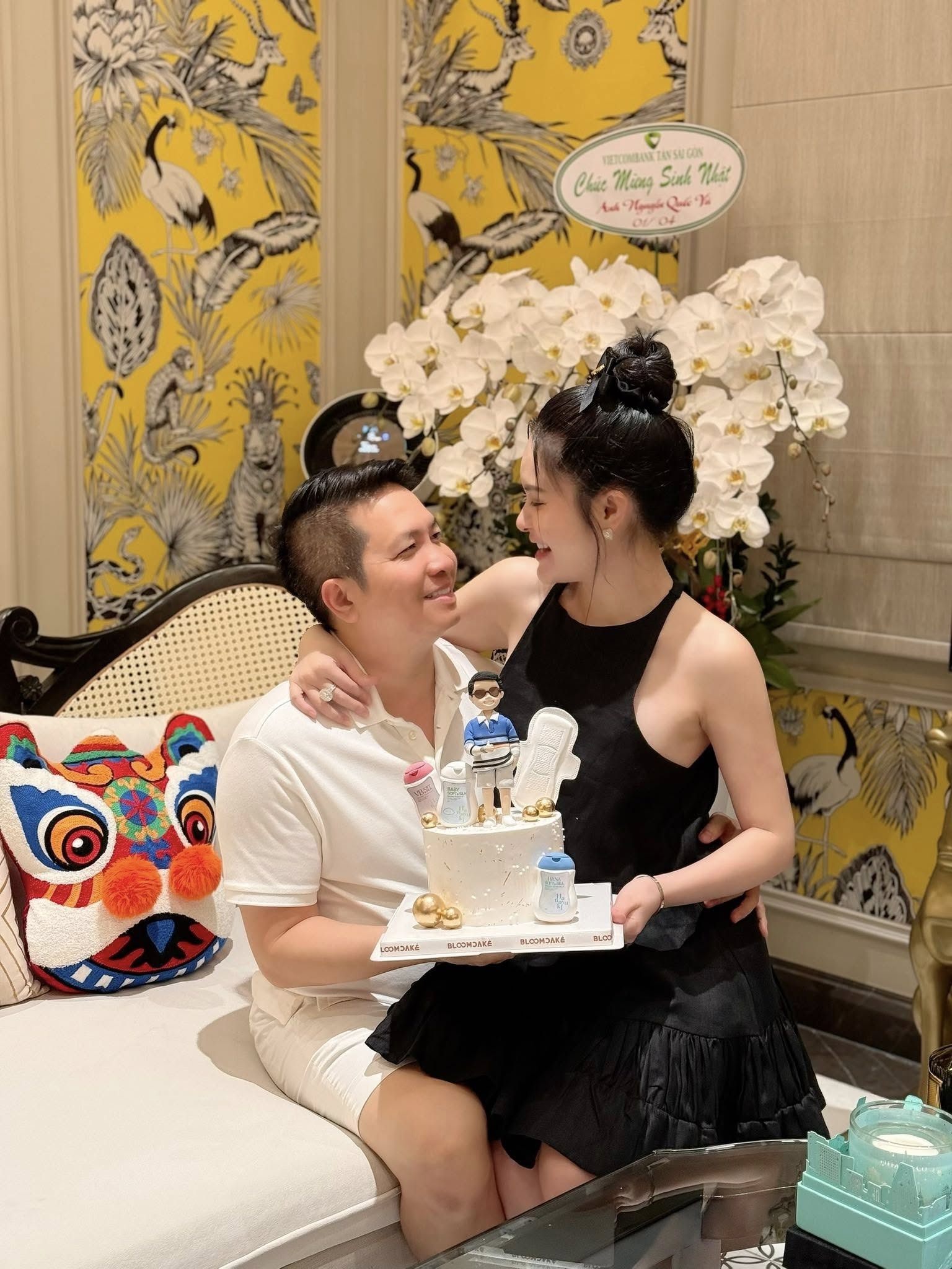Cuộc sống nhiều ồn ào của nữ nghệ sĩ ở biệt thự 300m2 quận 7, xây biệt thự 400 tỷ đầy bí ẩn - Ảnh 5.