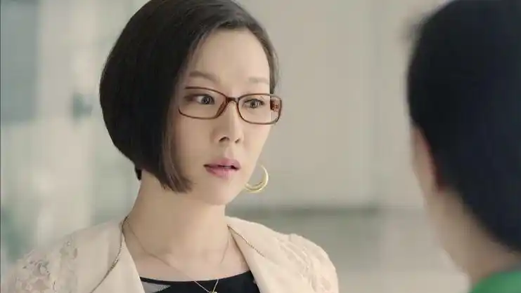 Bác hàng xóm muốn tôi làm "mẹ kế" của cháu nội bác, khi tôi đồng ý thì mẹ đẻ của đứa trẻ quay về, làm xáo trộn tất cả - Ảnh 1.