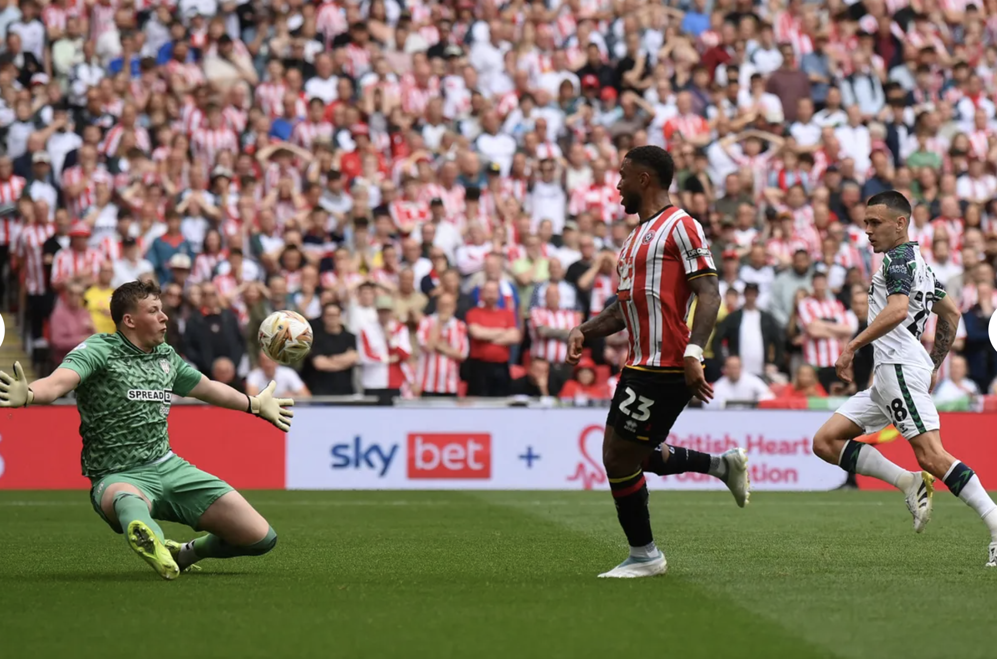 Sunderland trở lại Ngoại hạng Anh bằng bàn thắng trăm triệu bảng- Ảnh 2.