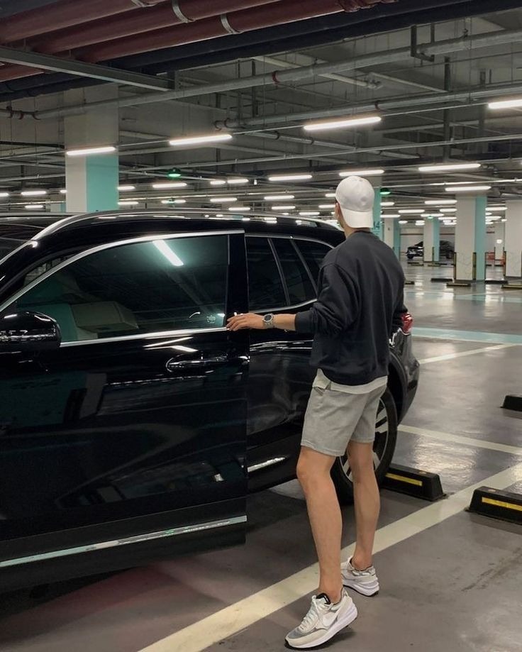Chuyện mua ô tô: Xe là của mình, nhưng tiền lại của... ngân hàng- Ảnh 2.