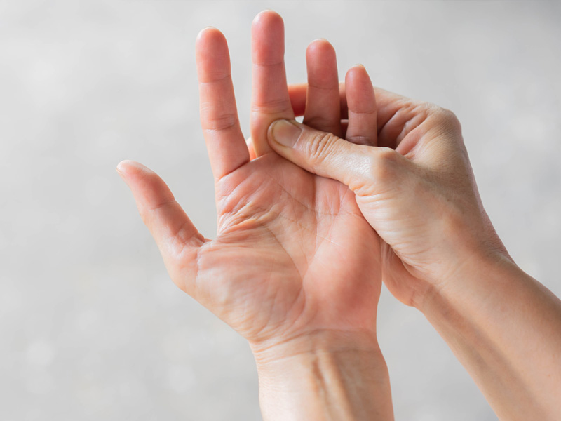 Nhìn tay đo tuổi thọ: Ai có 5 dấu hiệu này trên ngón tay thường sống rất lâu!- Ảnh 1.