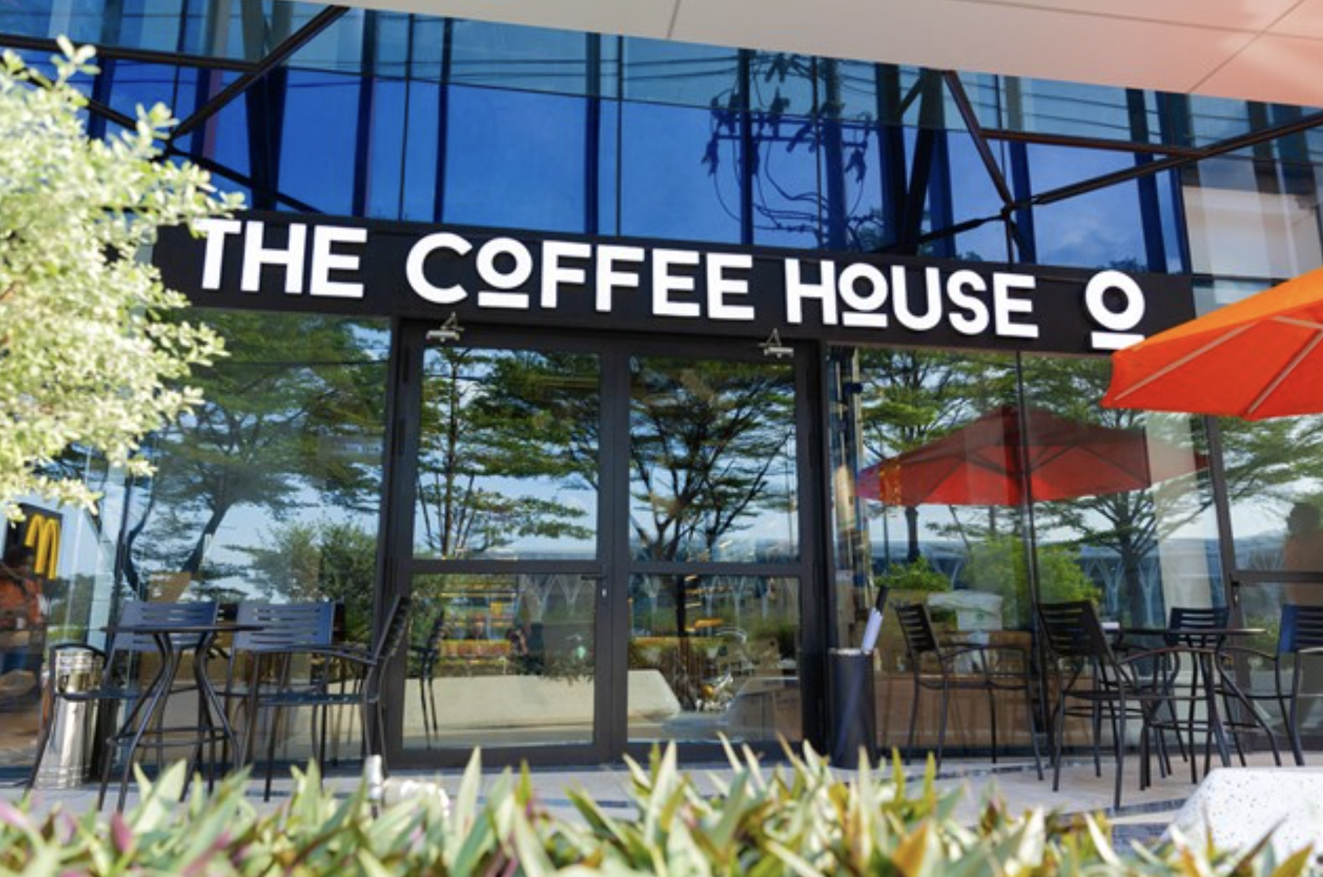 The Coffee House ch&iacute;nh thức l&ecirc;n tiếng về việc bịt ổ điện- Ảnh 1.