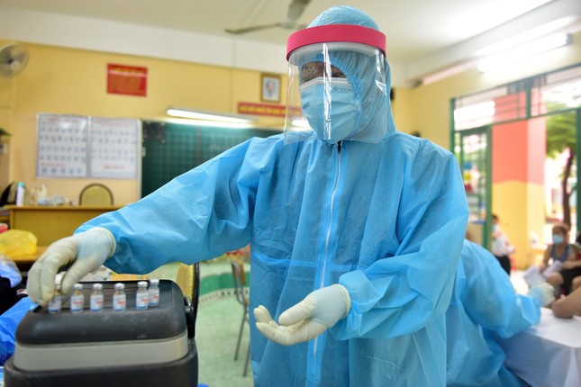 TPHCM phát hiện biến chủng COVID - 19 mới NB . 1 . 8 . 1 Với tỷ lệ lây lan cao - Ảnh 1.