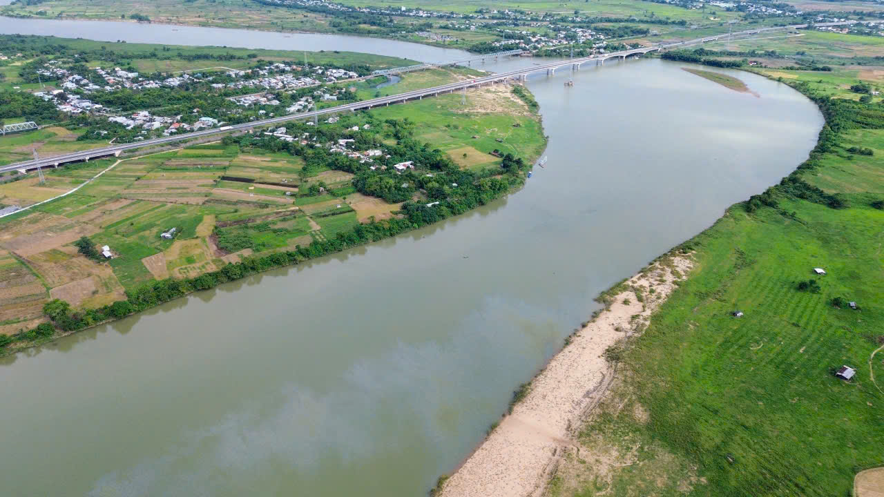 Mỏ c&aacute;t đấu gi&aacute; 370 tỉ ở Quảng Nam: Đ&atilde; khởi tố vụ &aacute;n - Ảnh 2.