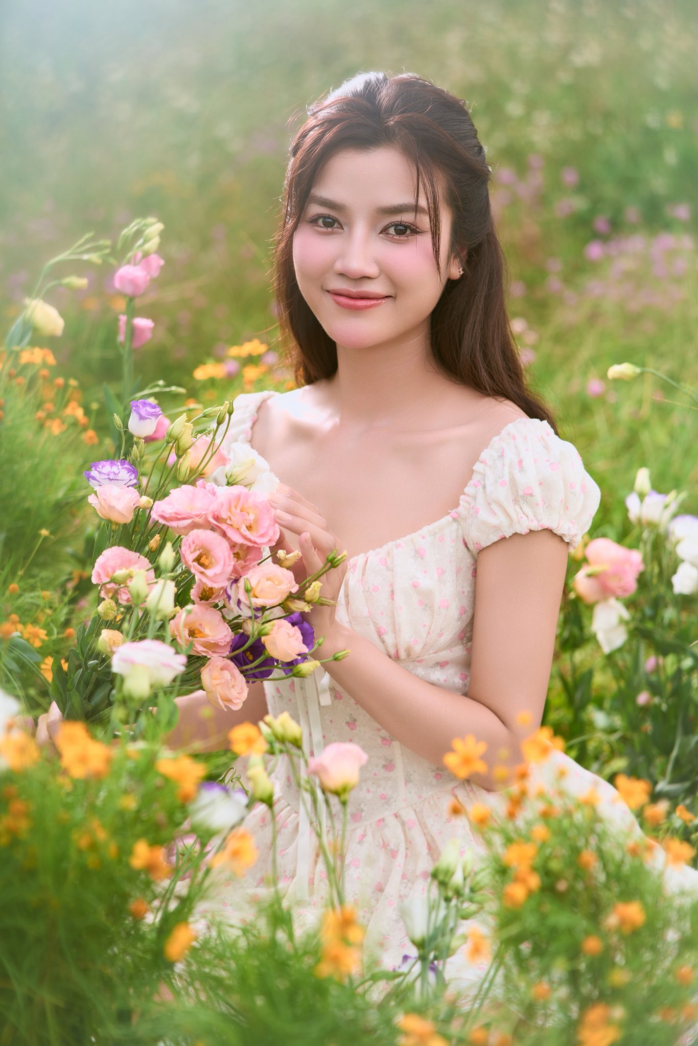 Diễn vi&ecirc;n Hương Giang c&ocirc;ng khai đ&atilde; kết h&ocirc;n, Ba Sịa của Mẹ biển đ&oacute;n tin vui - Ảnh 4.