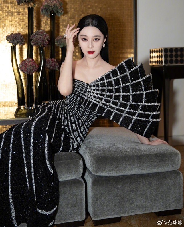 Trớ trêu cảnh em trai 2K của Phạm Băng Băng phải tham gia 1 khóa học đặc biệt sau vụ chị gái phạm trọng tội- Ảnh 3. Trớ trêu cảnh em trai 2K của Phạm Băng Băng phải tham gia 1 khóa học đặc biệt sau vụ chị gái phạm trọng tội- Ảnh 3.