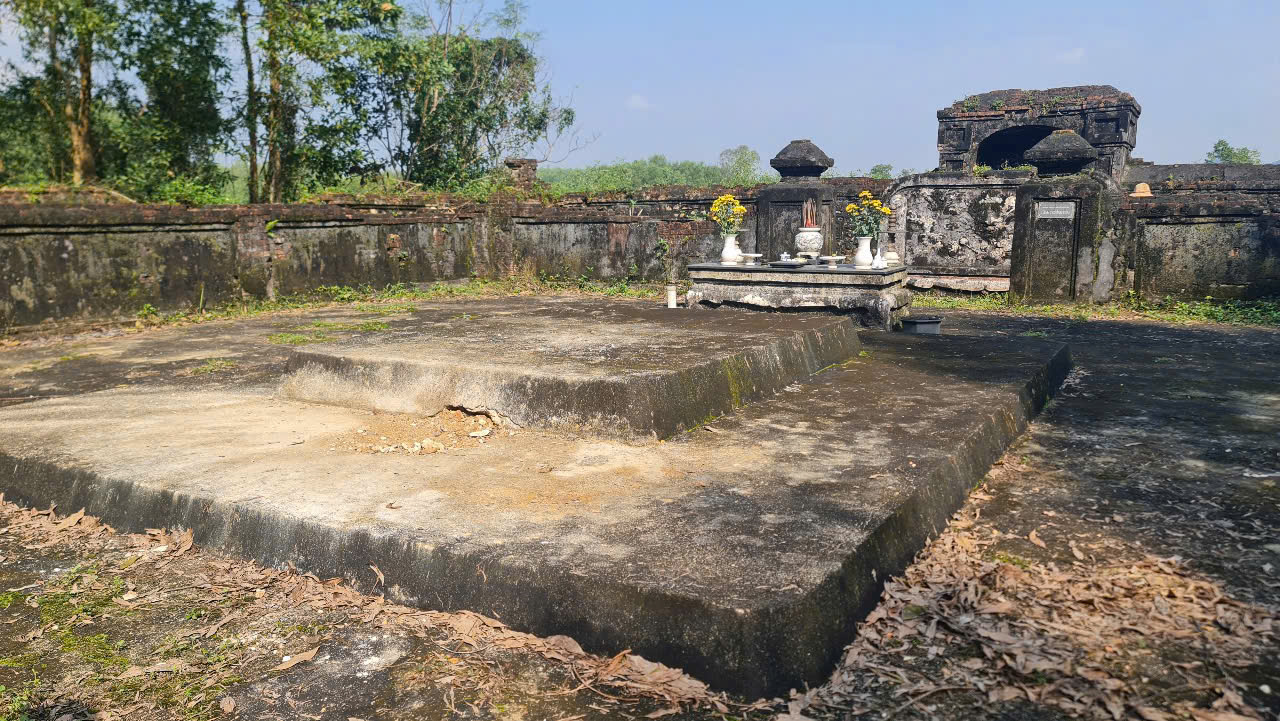 Báo động tình trạng xâm hại di sản và đào trộm mộ vua chúa tại Huế - Ảnh 4.