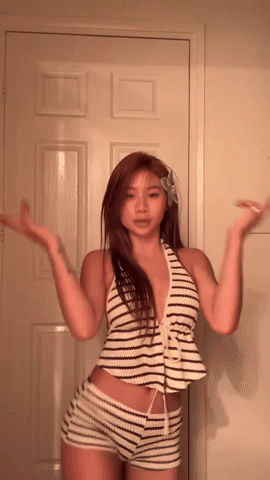 Louis Phạm chăm diện bikini khoe triệt để body "n&oacute;ng bỏng mắt", lỡ tay để lộ mặt mộc khiến netizen ngỡ ng&agrave;ng kh&oacute; nhận ra - Ảnh 1.