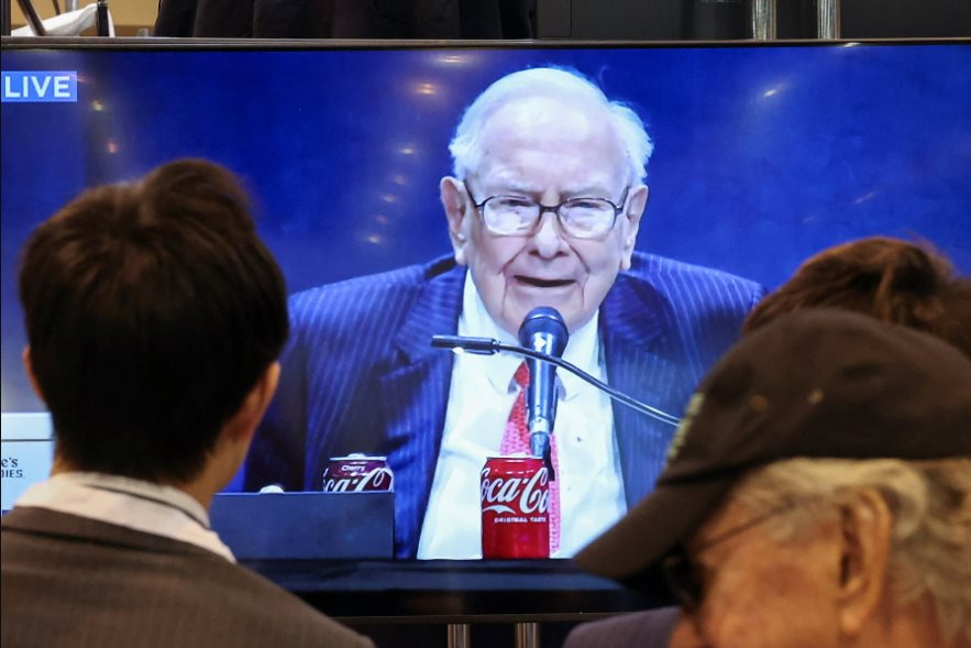 Đầu tư vào bản thân: Chiến lược chống lạm phát của Warren Buffett - Ảnh 1. Đầu tư vào bản thân: Chiến lược chống lạm phát của Warren Buffett - Ảnh 1.