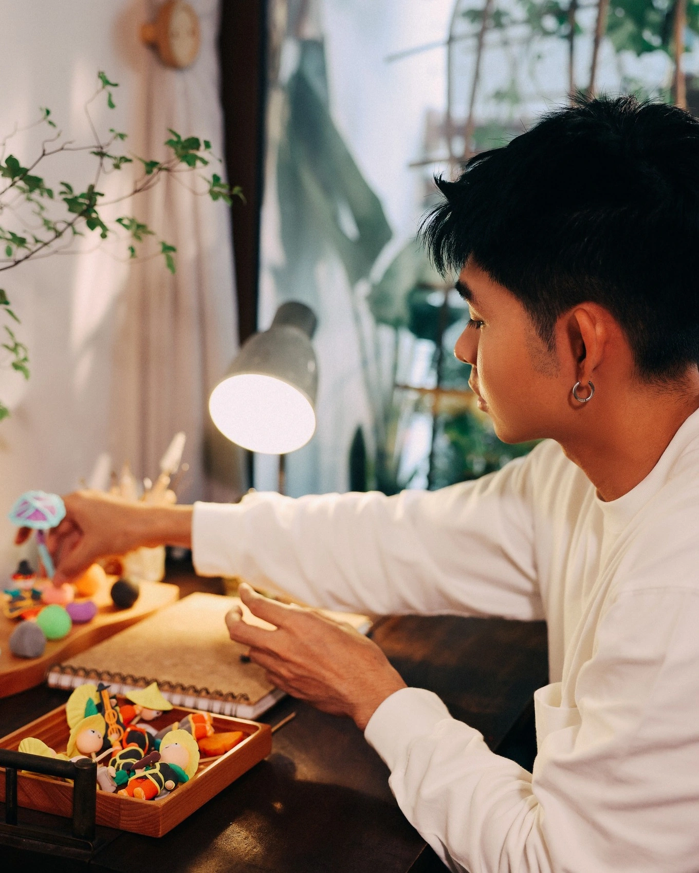 Nam nghệ sĩ đang nổi đình đám, ở căn hộ cực chill quận Bình Thạnh, thừa nhận không ngoan khi yêu - Ảnh 7.