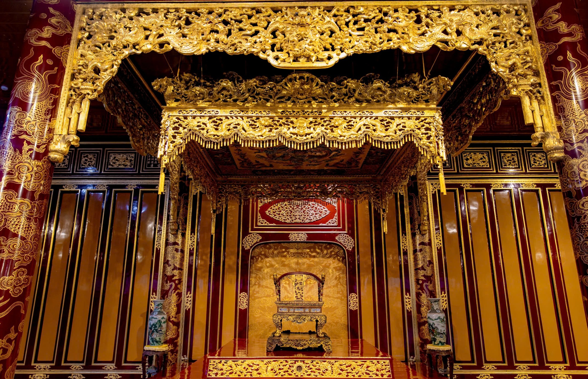 Báo động tình trạng xâm hại di sản và đào trộm mộ vua chúa tại Huế - Ảnh 1.