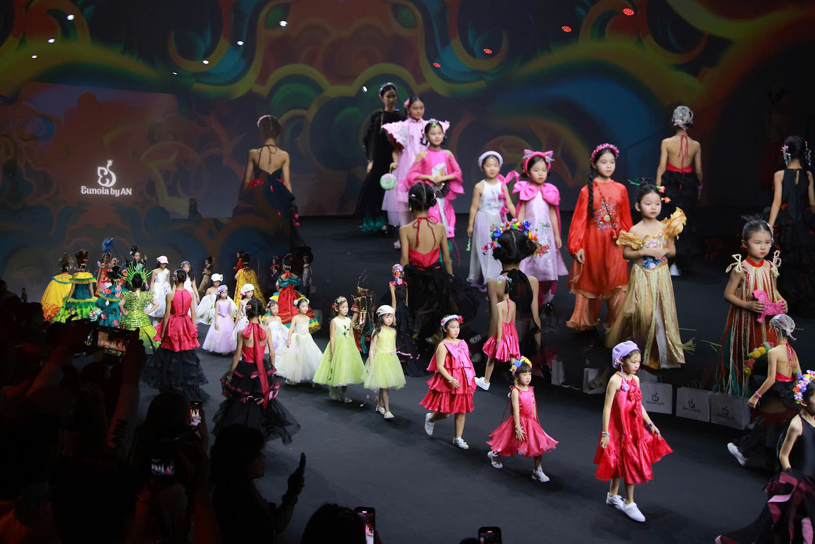 Vũ Lan Anh đưa Eunoia by An từ Ninh B&igrave;nh đến s&agrave;n diễn quốc tế v&agrave; c&acirc;u chuyện Bản sắc Việt - Ảnh 2.