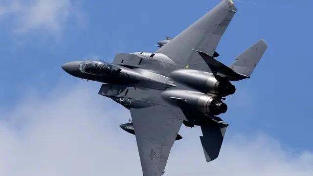 Tiêm kích Mỹ f - 15 e trở thành ‘ xe tải tên lửa ’ với APKWS II đối phó UAV hiệu quả - Ảnh 1.