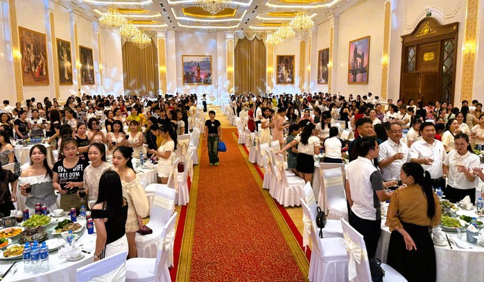 Một công ty ở Thanh Hóa chi 5,2 tỉ đồng mời cơm tri ân công nhân ở nhà hàng hạng sang - Ảnh 1. Một công ty ở Thanh Hóa chi 5,2 tỉ đồng mời cơm tri ân công nhân ở nhà hàng hạng sang - Ảnh 1.