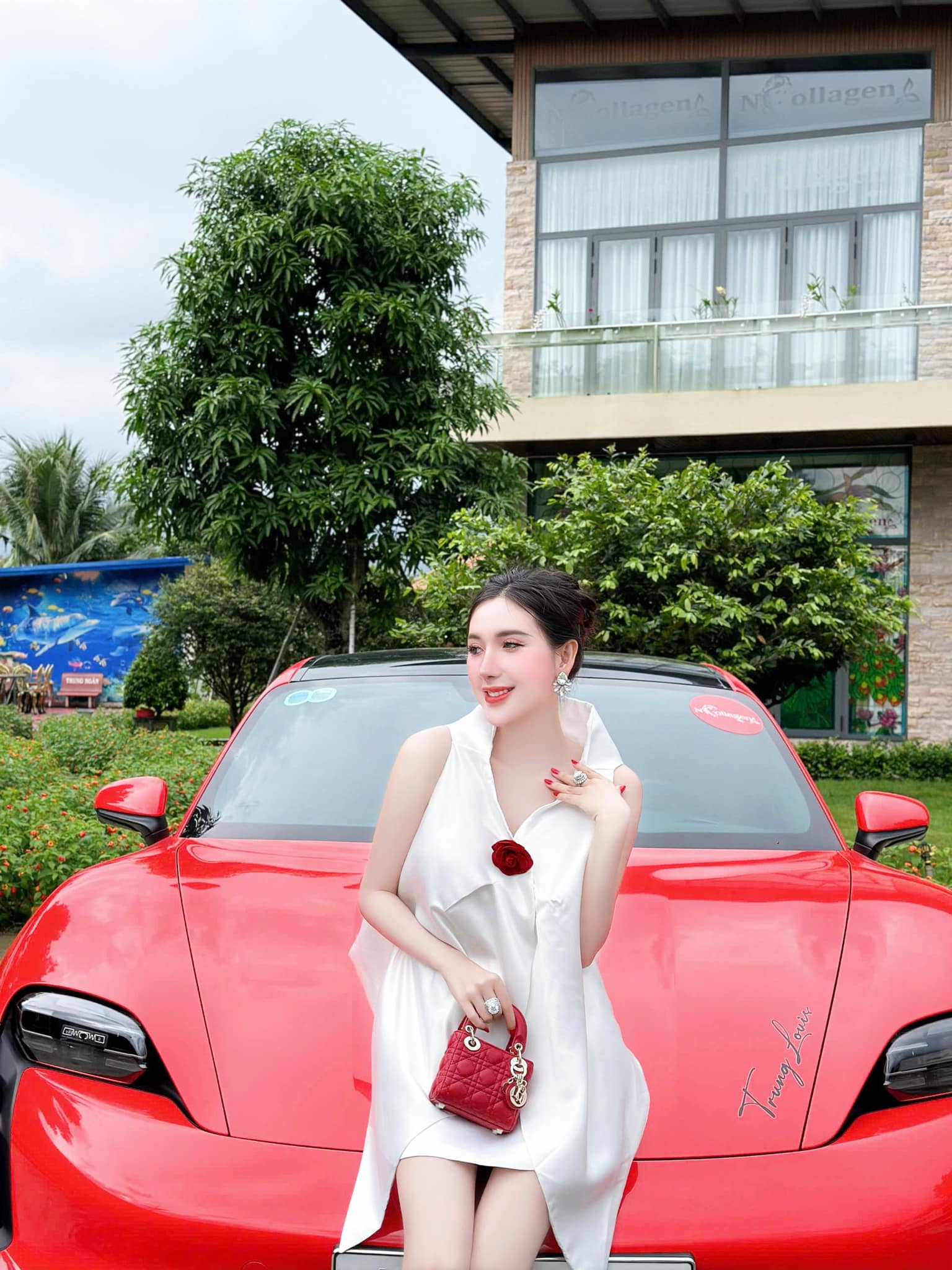 Những điều lạ chưa có lời giải về 2 biệt phủ của Ngân Collagen Cần Thơ- Ảnh 2. Những điều lạ chưa có lời giải về 2 biệt phủ của Ngân Collagen Cần Thơ- Ảnh 2.