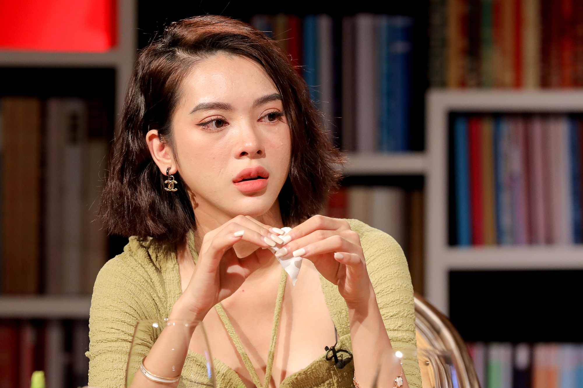 Quỳnh Lương livestream g&acirc;y x&ocirc;n xao: H&eacute; lộ t&igrave;nh tiết chưa từng kể về vợ cũ của chồng!- Ảnh 4.