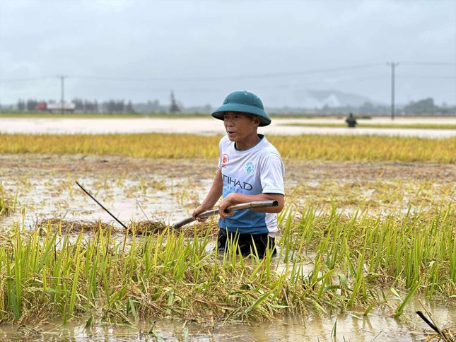 Thời tiết miền Bắc tháng 5 bất thường với mưa lũ kỷ lục ở Hà Tĩnh - Ảnh 1.
