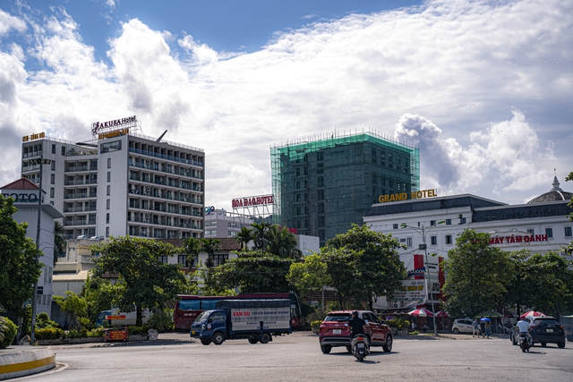 Bẫy lừa đảo bất động sản ngày càng tinh vi: Người mua nhất định cần phải biết những điều này để không mất tiền tỷ- Ảnh 2.