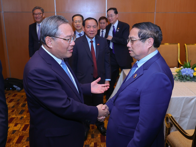 Thủ tướng Phạm Minh Chính đề nghị Trung Quốc dành ưu tiên hàng đầu cho hợp tác đường sắt - Ảnh 1.