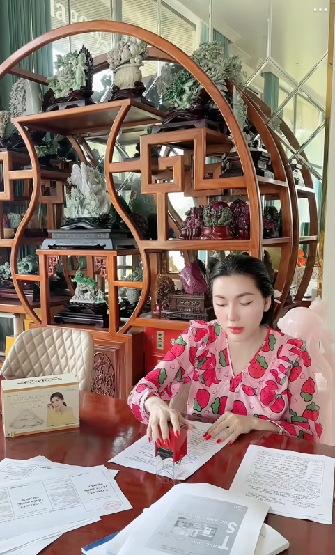 Những điều lạ chưa có lời giải về 2 biệt phủ của Ngân Collagen Cần Thơ- Ảnh 12. Những điều lạ chưa có lời giải về 2 biệt phủ của Ngân Collagen Cần Thơ- Ảnh 12.