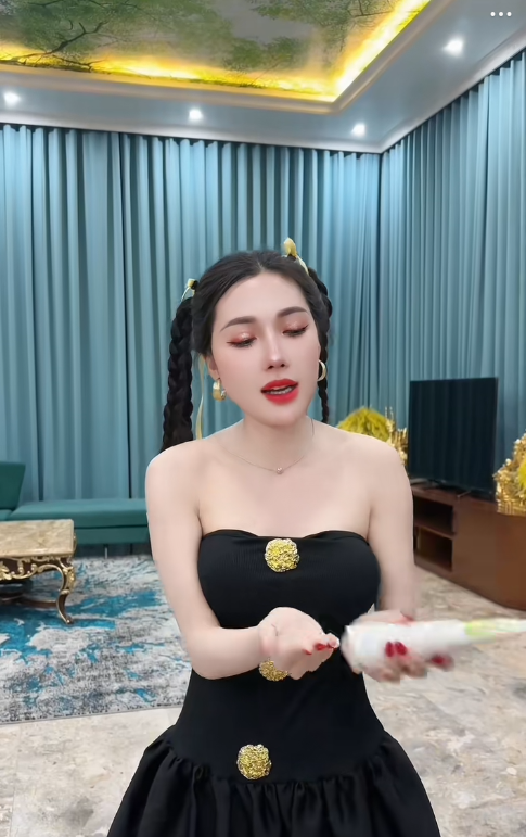 Những điều lạ chưa có lời giải về 2 biệt phủ của Ngân Collagen Cần Thơ- Ảnh 13. Những điều lạ chưa có lời giải về 2 biệt phủ của Ngân Collagen Cần Thơ- Ảnh 13.