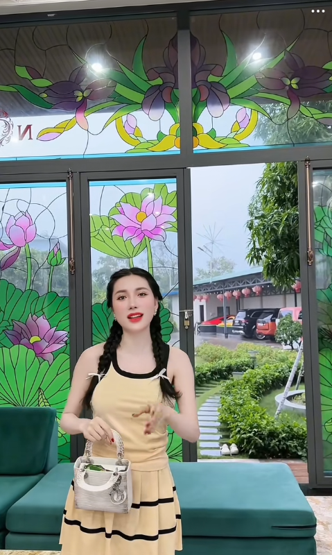 Những điều lạ chưa có lời giải về 2 biệt phủ của Ngân Collagen Cần Thơ- Ảnh 11. Những điều lạ chưa có lời giải về 2 biệt phủ của Ngân Collagen Cần Thơ- Ảnh 11.