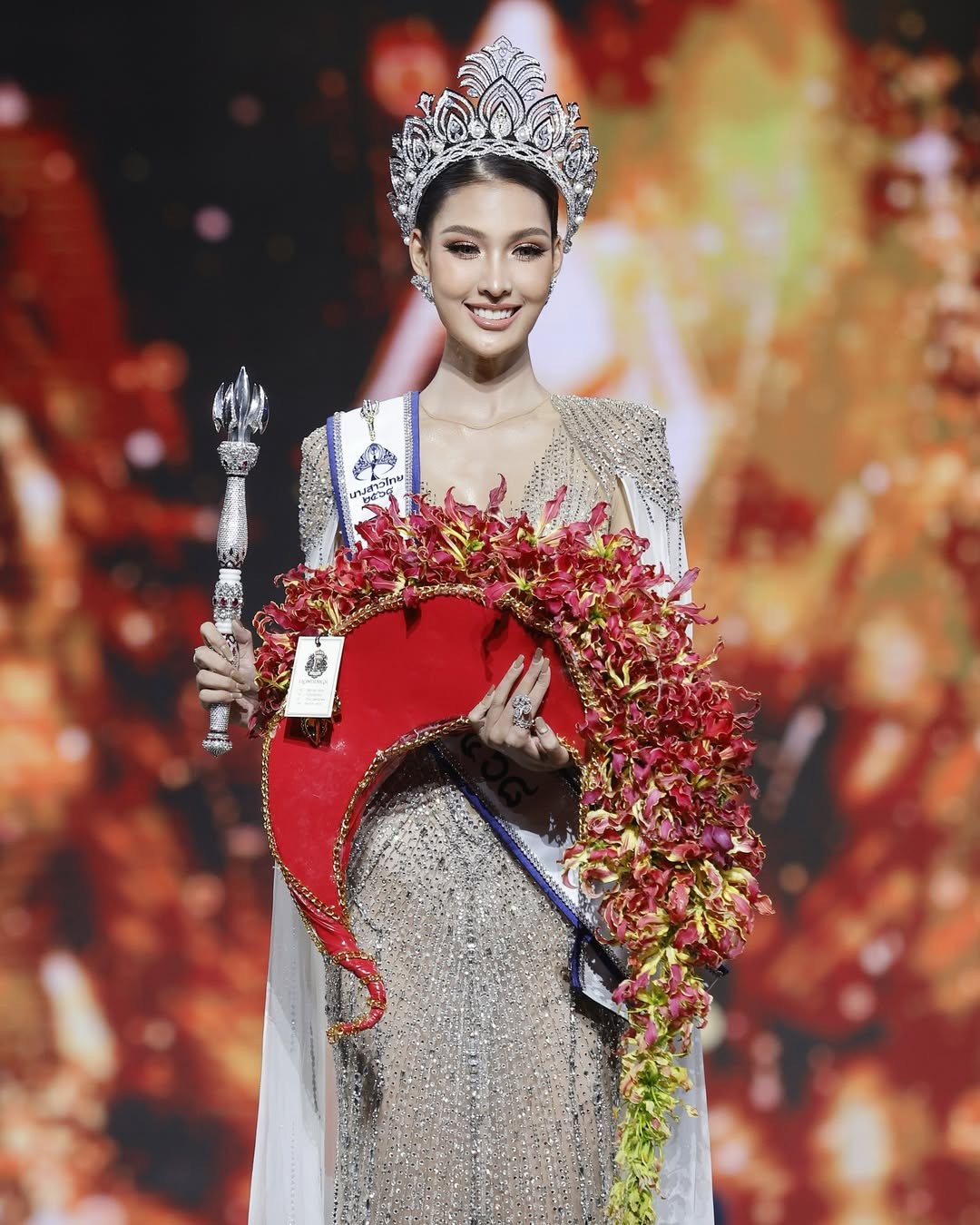 Người đẹp đăng quang hoa hậu sau khi bạn trai qua đời- Ảnh 1.