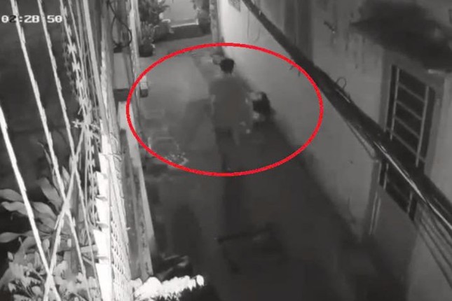 Thi thể phụ nữ quấn chăn bên đường: Điều tra vụ án gây chấn động Bình Thạnh - Ảnh 2.