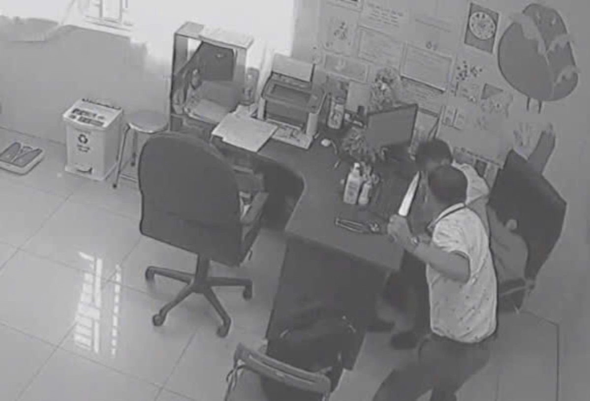 Bác sĩ đâm đồng nghiệp trong phòng khám ở Đồng Nai- Ảnh 1. Bác sĩ đâm đồng nghiệp trong phòng khám ở Đồng Nai- Ảnh 1.