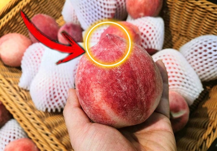 Mua đào chọn quả đầu nhọn hay đầu tròn: Hóa ra có sự khác biệt rõ ràng mà nhiều người chưa biết- Ảnh 2.