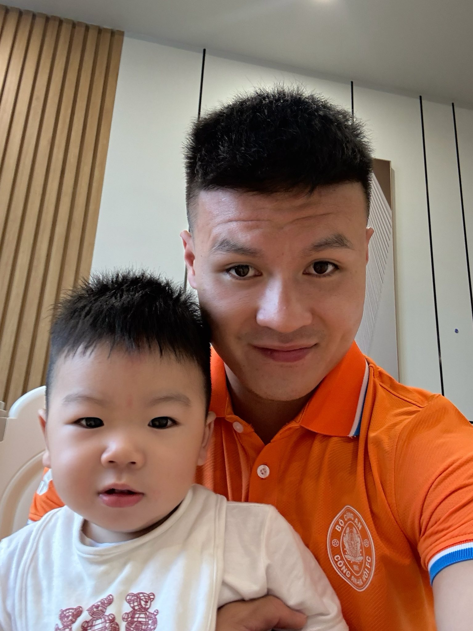Chu Thanh Huyền nhiều lùm xùm nhất làng WAGs vẫn được bố mẹ Quang Hải quý ra mặt, một hành động biết khéo cỡ nào- Ảnh 3.