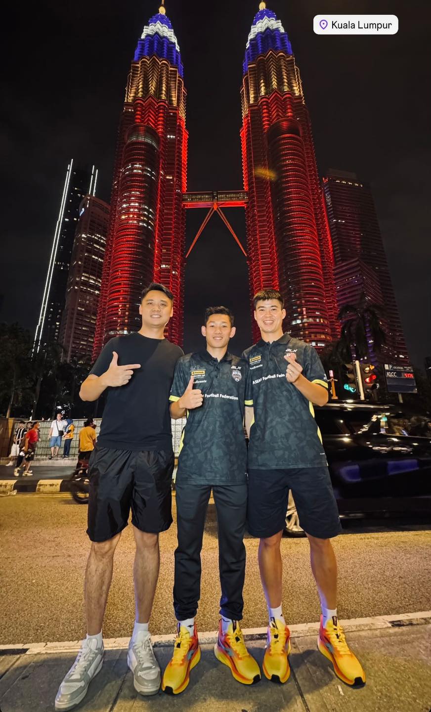 Tiểu thư Hà thành cùng phu nhân cựu chủ tịch CLB Sài Gòn sang Malaysia cổ vũ Duy Mạnh đấu MU- Ảnh 3.