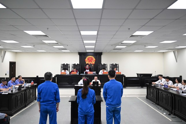 Cựu Phó vụ trưởng Bộ Công Thương Nguyễn Lộc An bị xét xử vì nhận hối lộ - Ảnh 7.