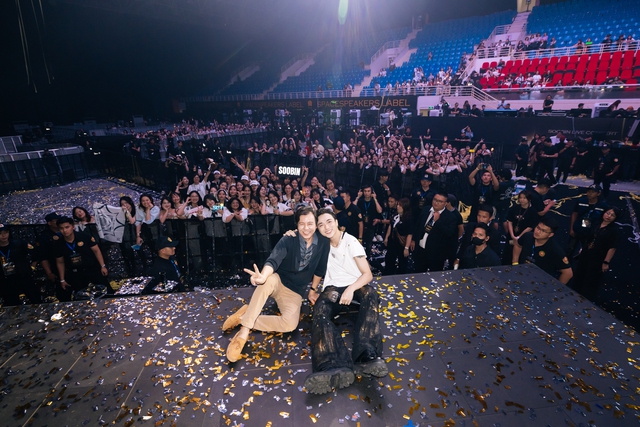 SOOBIN bật kh&oacute;c nức nở, kh&oacute;c ngất tr&ecirc;n s&acirc;n khấu- Ảnh 1.